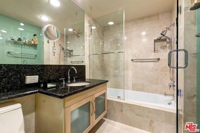 2220 Avenue Of The Stars 1706, Los Angeles, CA 90067