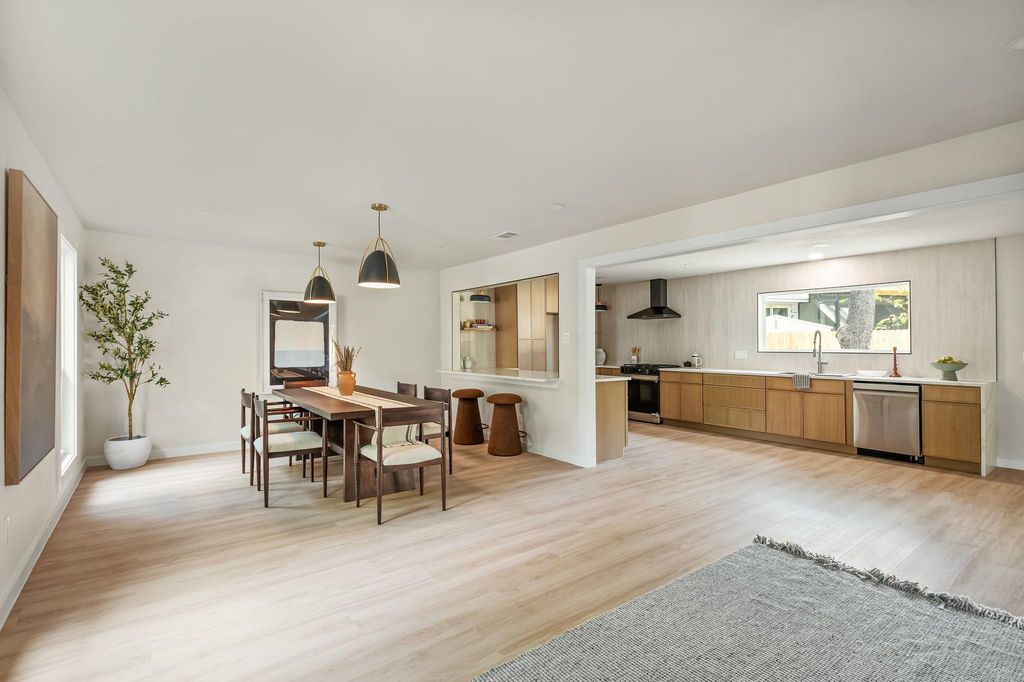 8003 Petaca TRL, Austin, TX 78729