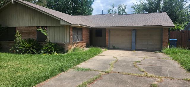 519 Cole Street, Webster, TX 77598