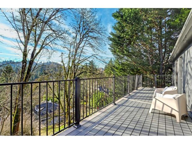 1812 Sw HIGH St, Portland, OR 97201