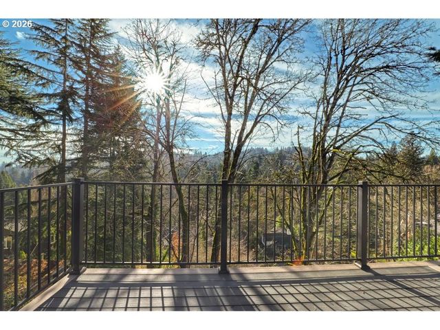 1812 Sw HIGH St, Portland, OR 97201