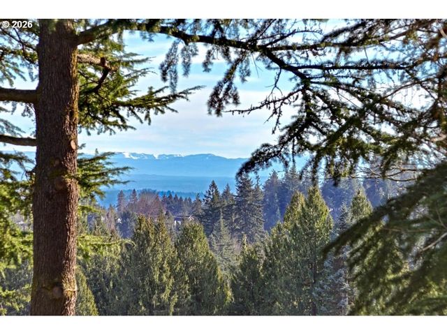 1812 Sw HIGH St, Portland, OR 97201