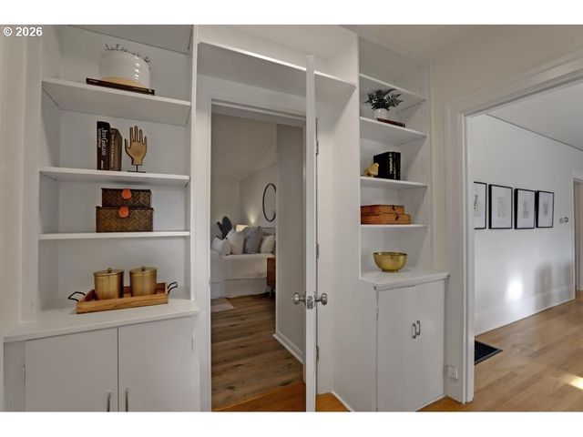 1812 Sw HIGH St, Portland, OR 97201