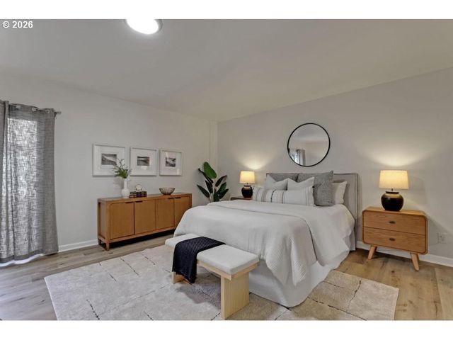 1812 Sw HIGH St, Portland, OR 97201