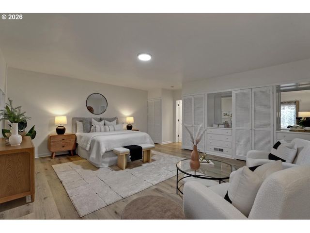 1812 Sw HIGH St, Portland, OR 97201