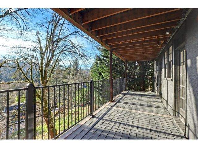 1812 Sw HIGH St, Portland, OR 97201