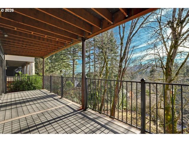 1812 Sw HIGH St, Portland, OR 97201