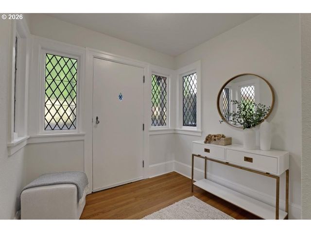 1812 Sw HIGH St, Portland, OR 97201