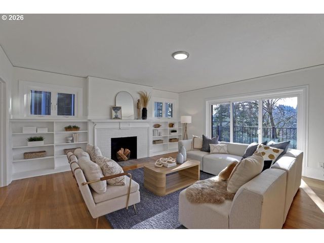 1812 Sw HIGH St, Portland, OR 97201