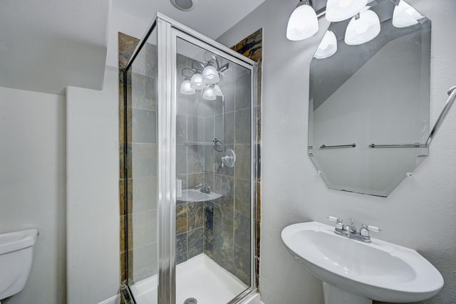 4323 Marina Street A, Houston, TX 77007