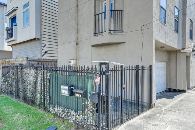 4323 Marina Street A, Houston, TX 77007