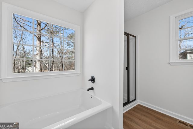 546 Creek View Drive, Hoschton, GA 30548