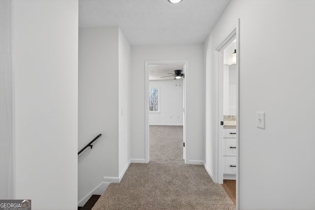 546 Creek View Drive, Hoschton, GA 30548