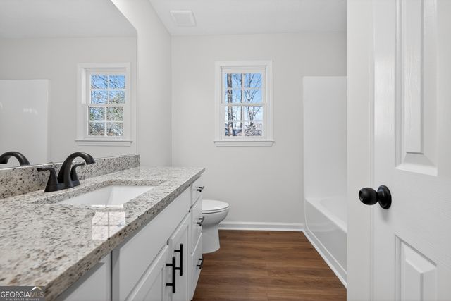 546 Creek View Drive, Hoschton, GA 30548