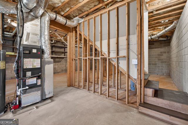 546 Creek View Drive, Hoschton, GA 30548