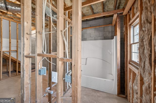 546 Creek View Drive, Hoschton, GA 30548