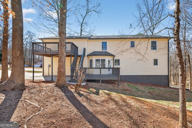 546 Creek View Drive, Hoschton, GA 30548
