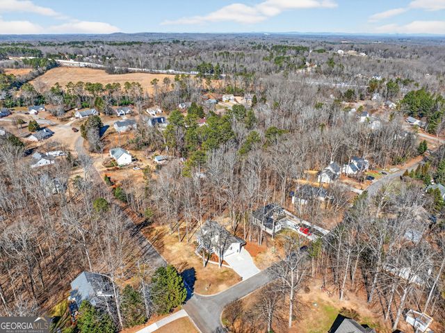 546 Creek View Drive, Hoschton, GA 30548