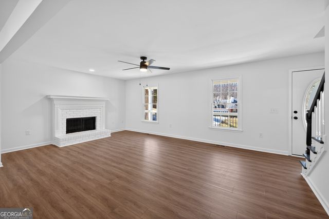 546 Creek View Drive, Hoschton, GA 30548