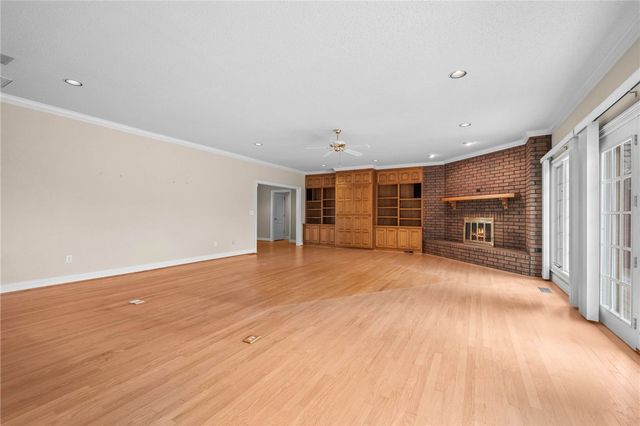 18 W Champions Boulevard, Rogers, AR 72758