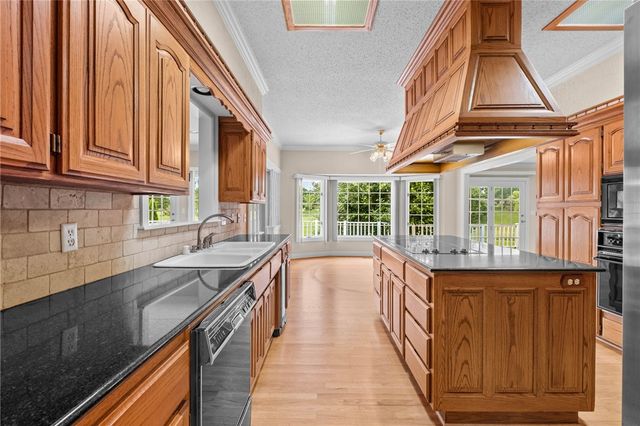 18 W Champions Boulevard, Rogers, AR 72758