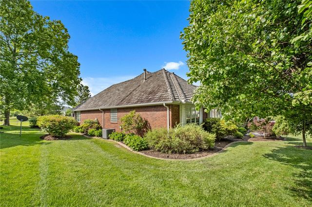 18 W Champions Boulevard, Rogers, AR 72758