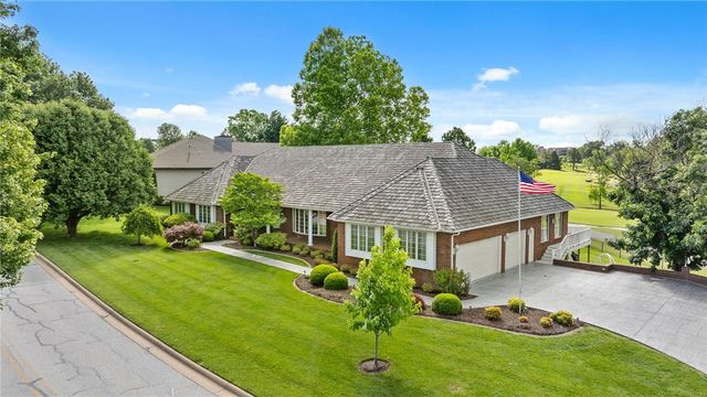 18 W Champions Boulevard, Rogers, AR 72758