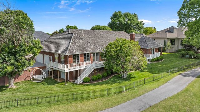 18 W Champions Boulevard, Rogers, AR 72758