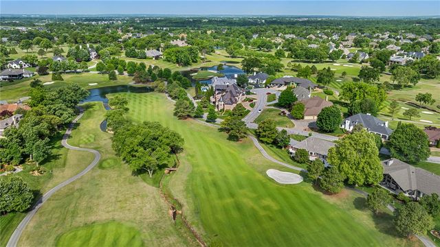 18 W Champions Boulevard, Rogers, AR 72758