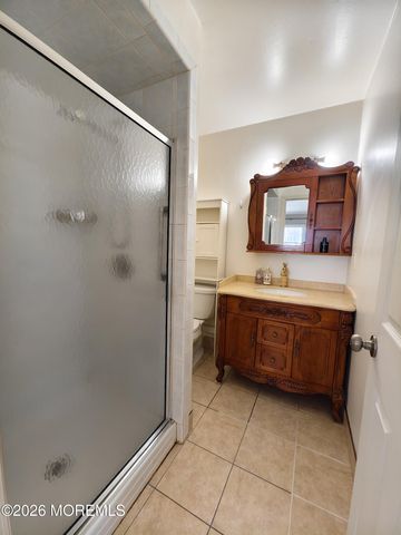 4 Spradley Lane, Middletown, NJ 07748