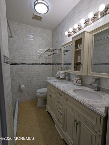 4 Spradley Lane, Middletown, NJ 07748