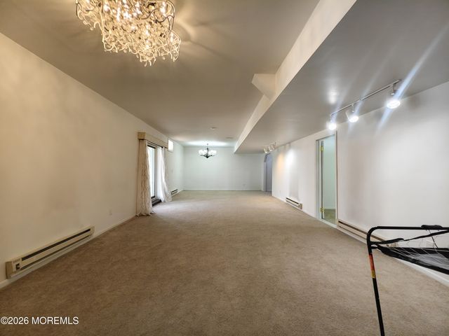 4 Spradley Lane, Middletown, NJ 07748