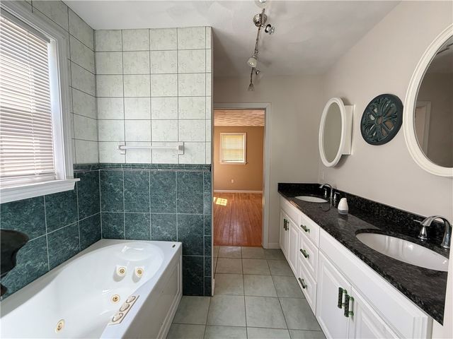 22 Chicory Lane, Cranston, RI 02920