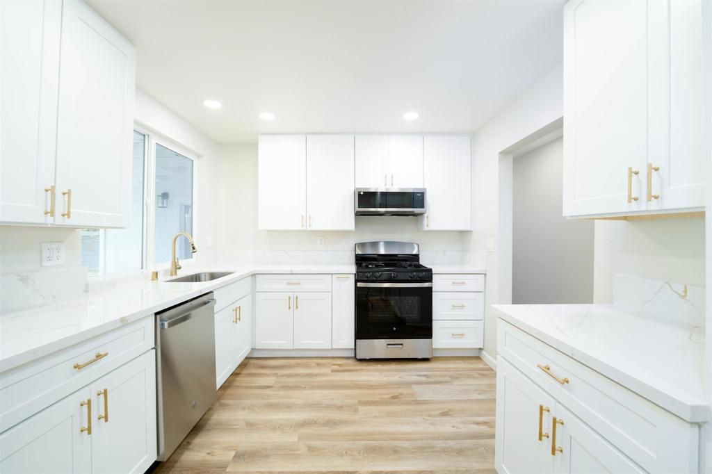 1758 Manor Drive, Vista, CA 92084 — exterior