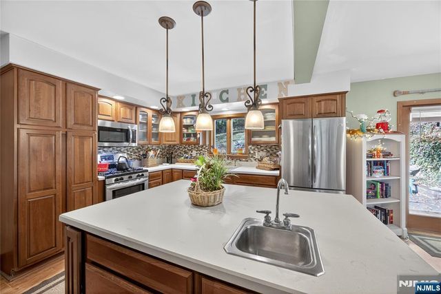 370 Goffle Road, Hawthorne, NJ 07506