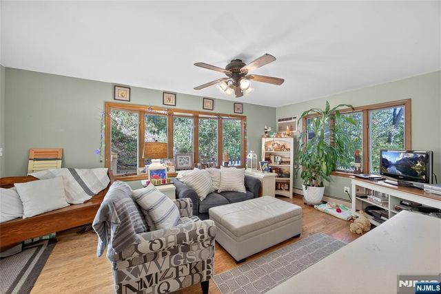 370 Goffle Road, Hawthorne, NJ 07506