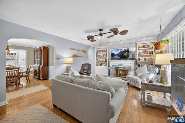 370 Goffle Road, Hawthorne, NJ 07506