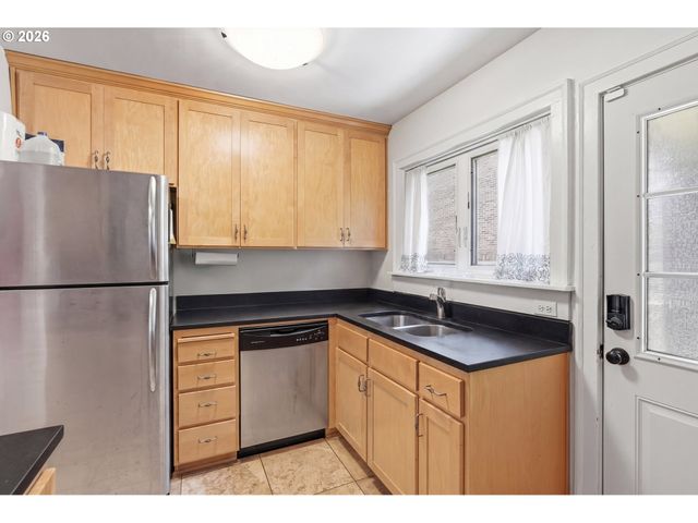1411 Se 30TH Ave 11, Portland, OR 97214