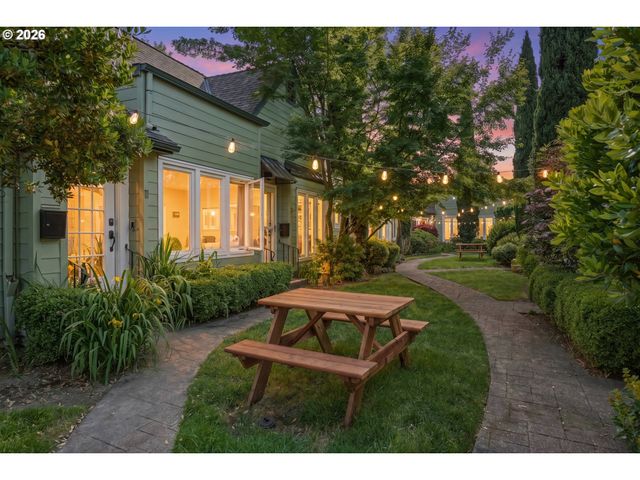 1411 Se 30TH Ave 11, Portland, OR 97214