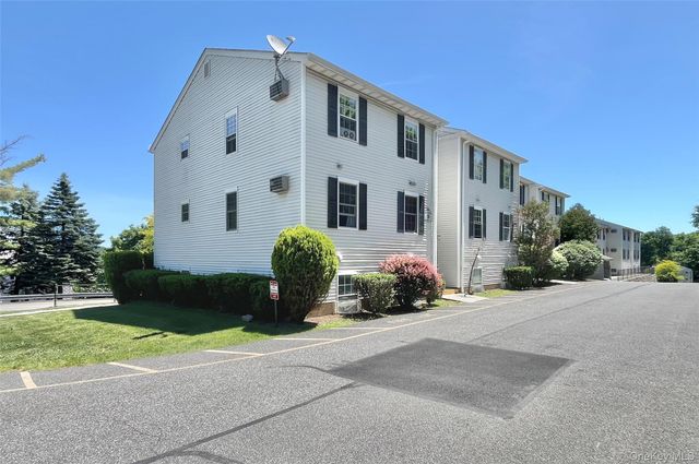 18 Lexington Hill 12, Harriman, NY 10926