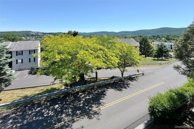 18 Lexington Hill 12, Harriman, NY 10926