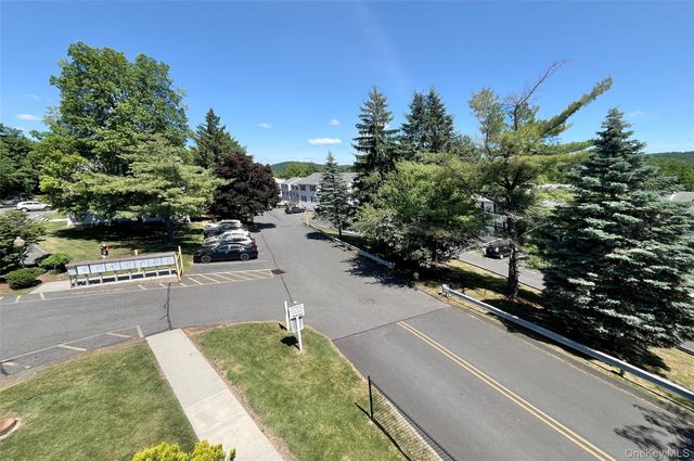18 Lexington Hill 12, Harriman, NY 10926