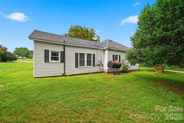 1289 Davis Road, Lincolnton, NC 28092