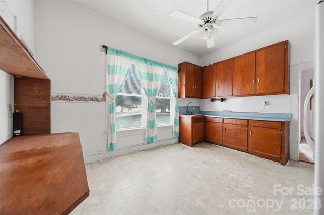 1289 Davis Road, Lincolnton, NC 28092