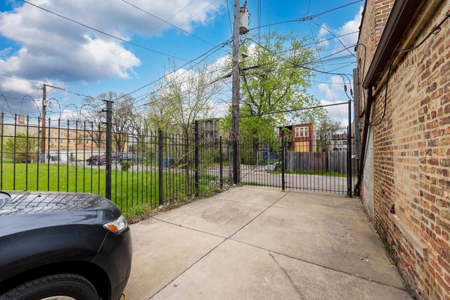 4436 W Madison Street, Chicago, IL 60624