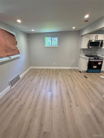 4464 Lee Avenue, St Louis, MO 63115