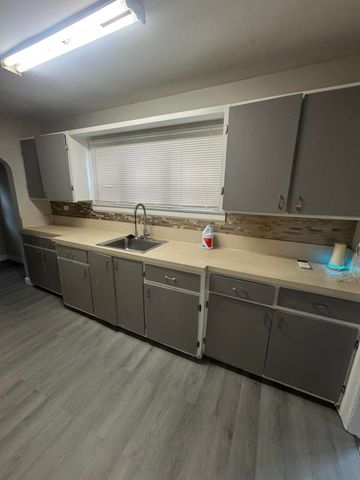 15940 Hackett Street, Detroit, MI 48227