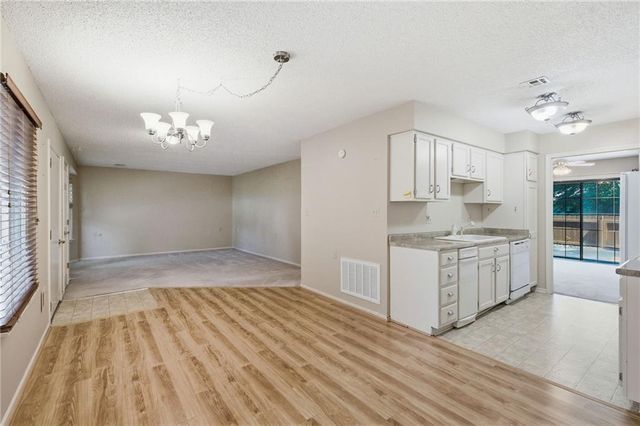 1314 W Jenkins Boulevard, Raymore, MO 64083