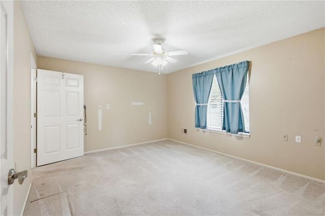 1314 W Jenkins Boulevard, Raymore, MO 64083