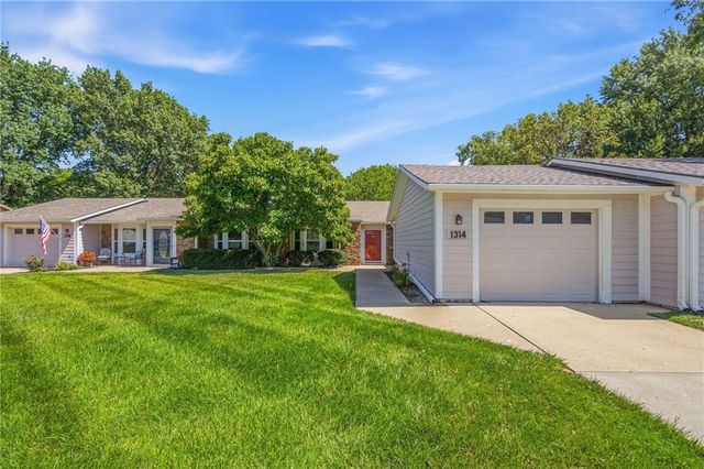 1314 W Jenkins Boulevard, Raymore, MO 64083